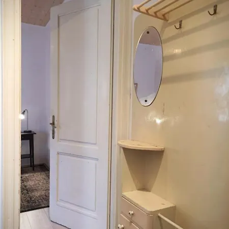 Beautiful Vintage House Vis