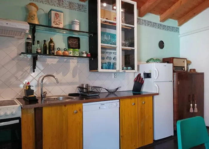 Beautiful Vintage House Βις