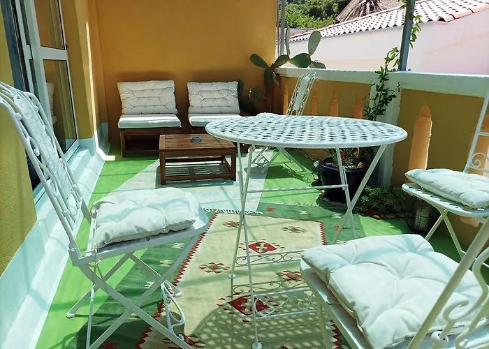 Beautiful Vintage House Βις